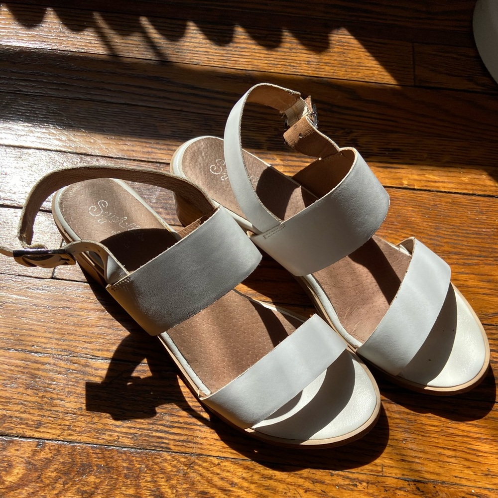 Seychelles white leather stacked heel sandals